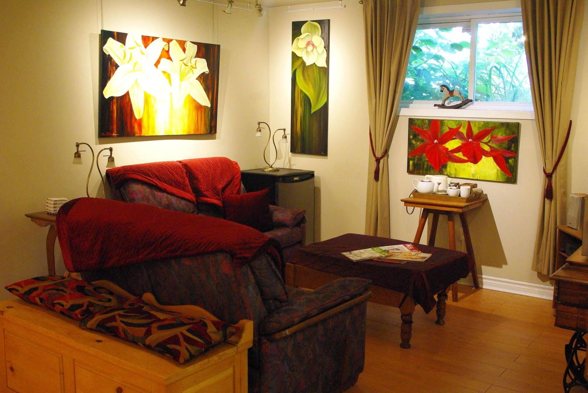 Atelier Galerie Anne Drouin Peinture & Pension Sainte-Julie Esterno foto